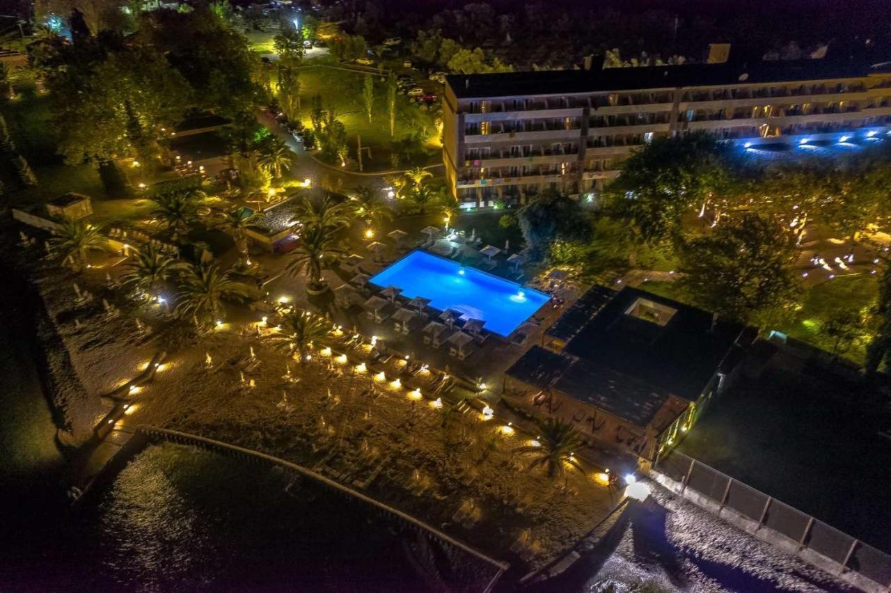Long Beach Hotel & Resort Lóngosz Kültér fotó